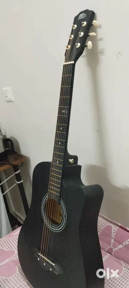 Black Acoustic Guitar – Cutaway Design, Stylish Look