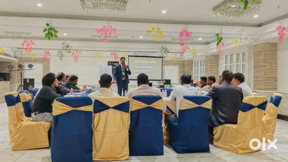 girls staff only minimum qualification 12+