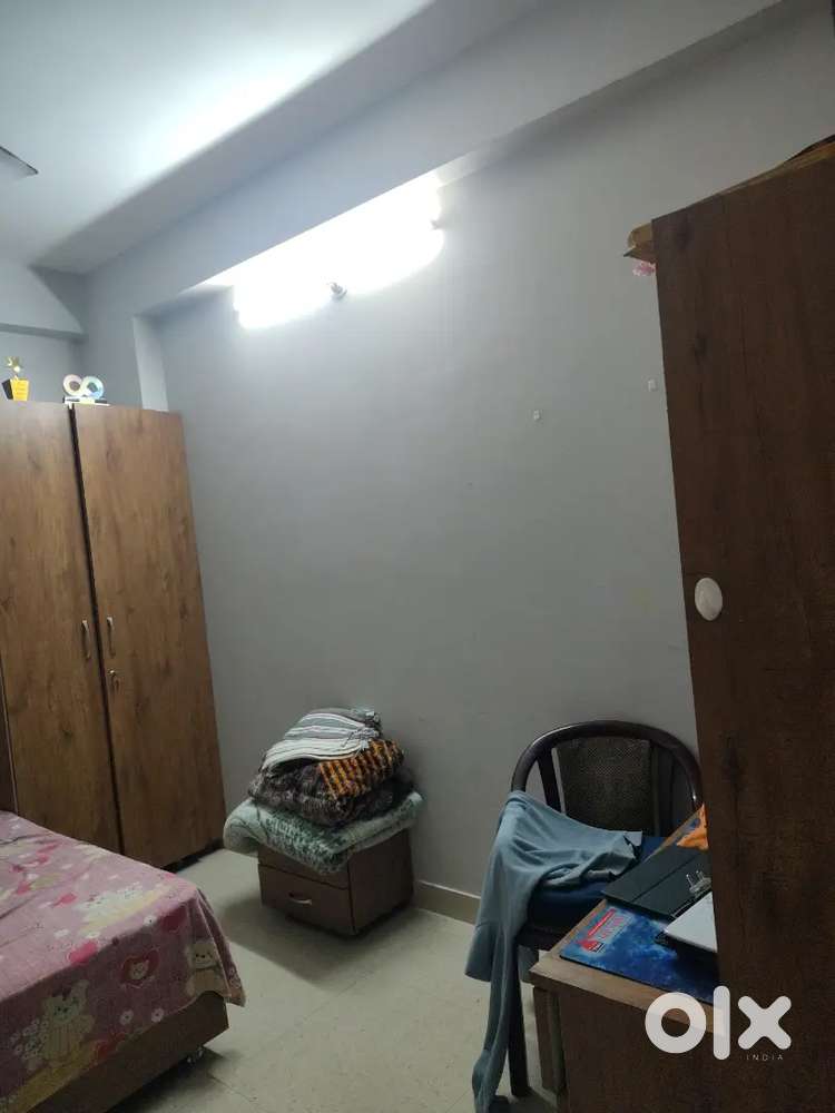 Room mate needed girl