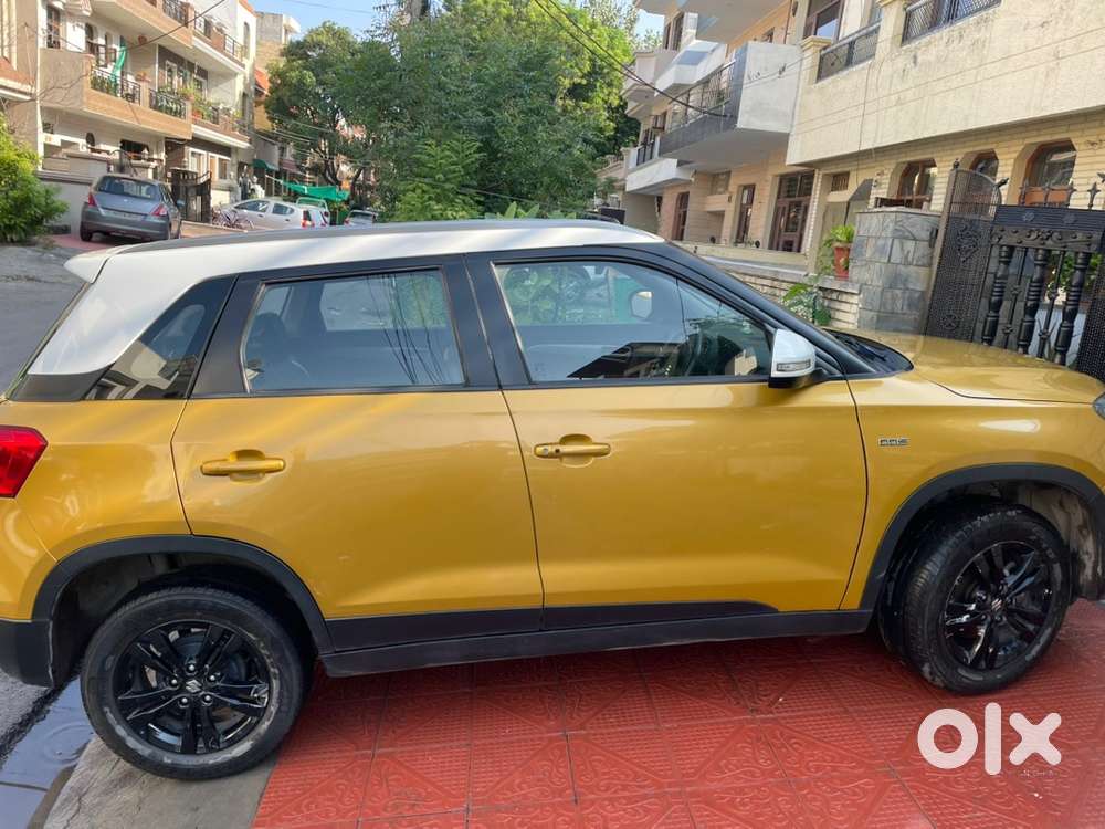 Maruti Suzuki Brezza 2018 Diesel  top model alloy whee Well Maintained