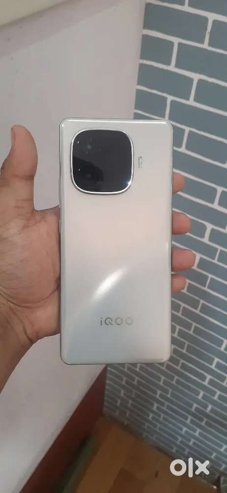 IQOO NEO10R 12gb ram storage 256 24000