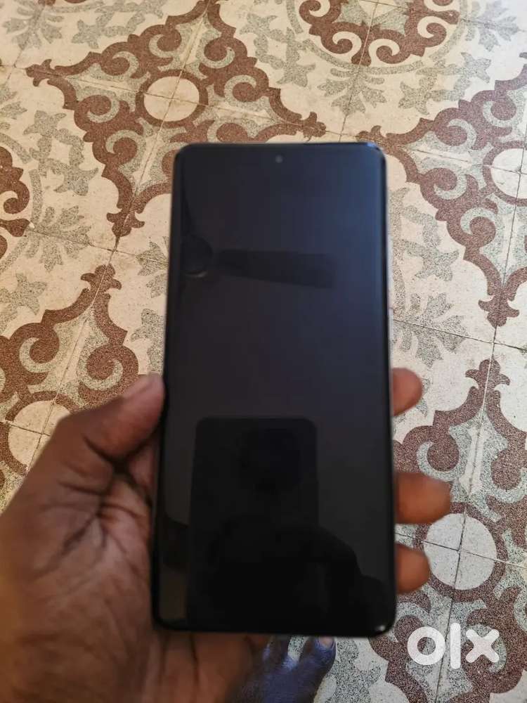 Vivo X200 Pro 16gb/512gb Memory 8 months old with bill and warranty