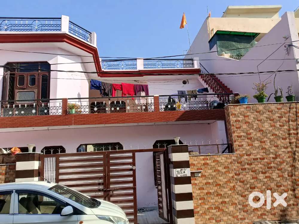 Prime Location property own built up house with borewell