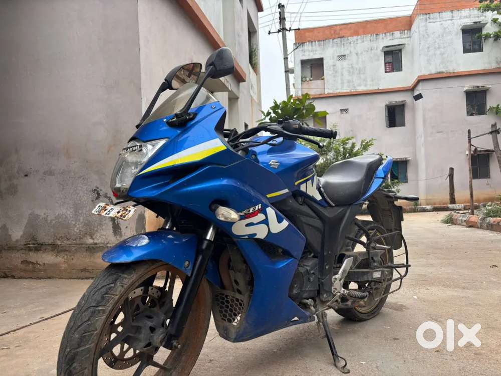 Suzuki bike gixxer
