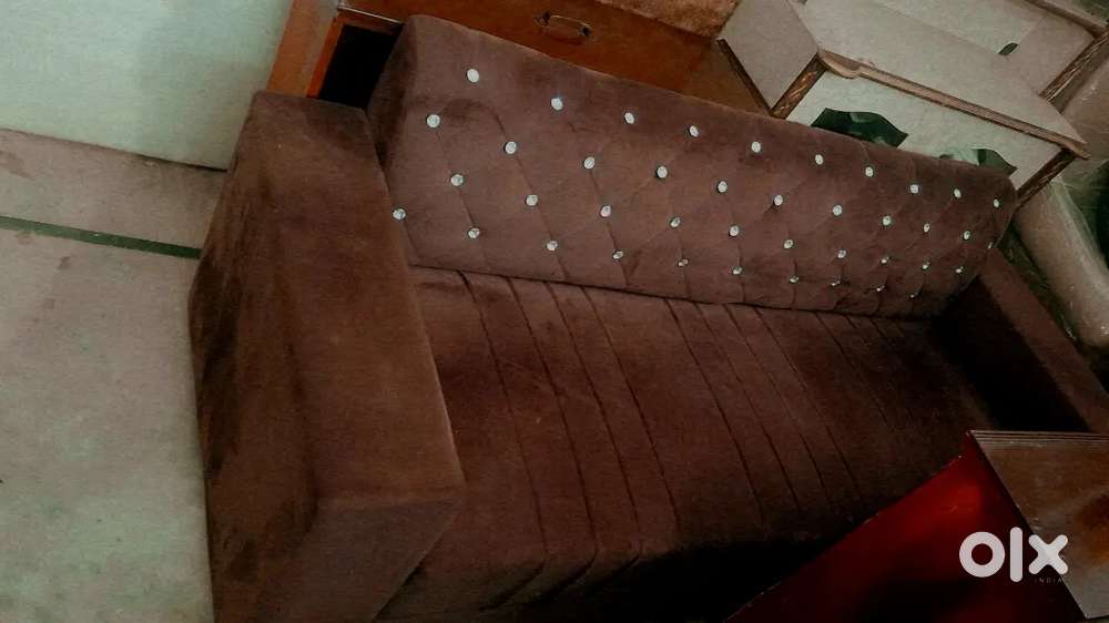 Brown colour me sofa set