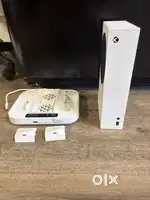 Microsoft Xbox Series S White 1TB Charging Dock 2 Rechargeable