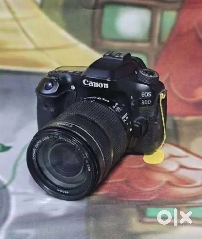Canon EOS 80D.  Argent sale karna hai price thoda adjust ho jayega