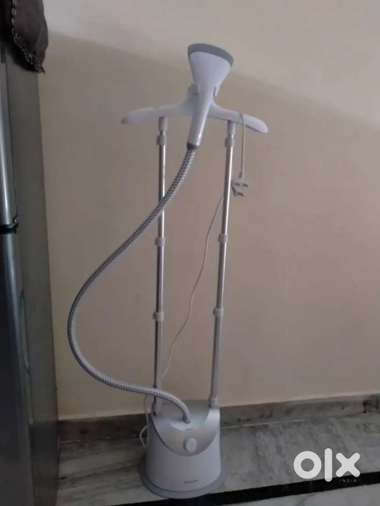 Philips Standing Steam Iron, with box