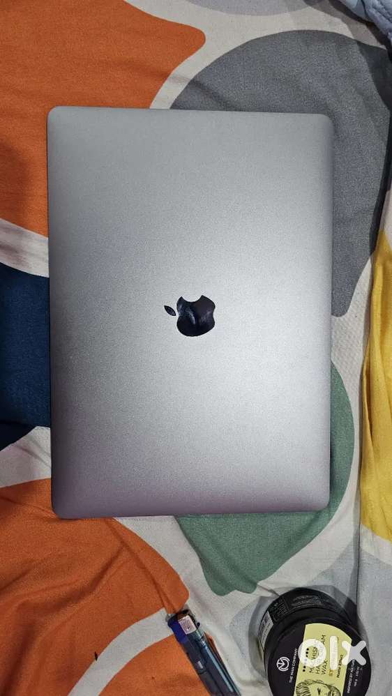 2025 almost brand new Apple macbook air