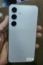 Samsung S24