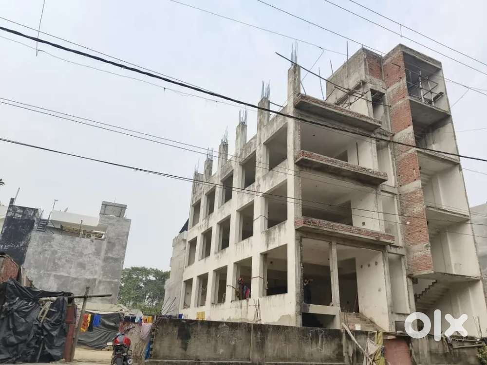 3,100 square ft, commercial/ residential building on 45ft wide road