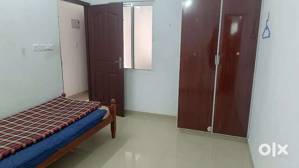 2 batchilar only 1bhk house rent 8500 near edappally