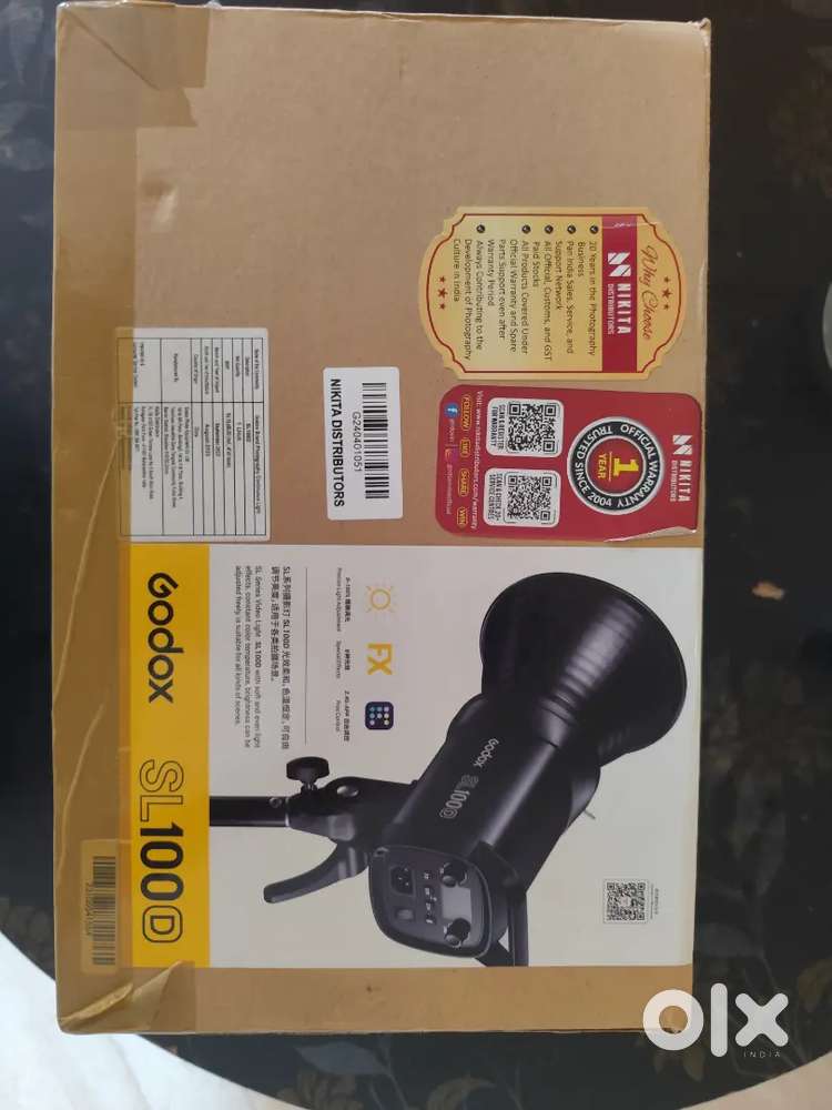 Godox SL100D with PhotoPro heavy duty light stand