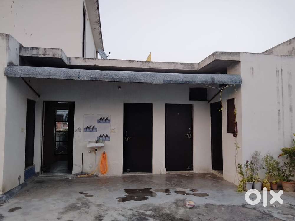 Spaceious area with open terrace car parking, seperate floor, good one