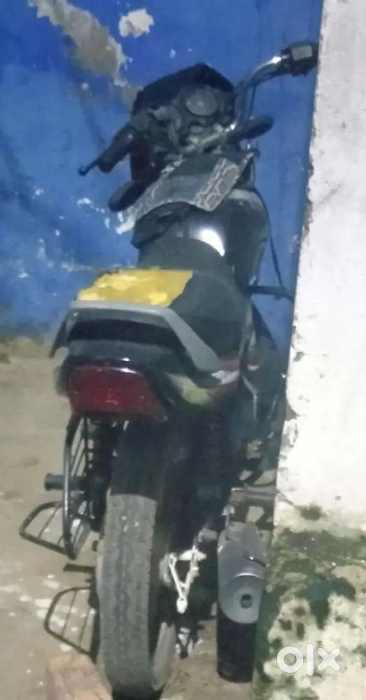 బజాజ్  CT 100