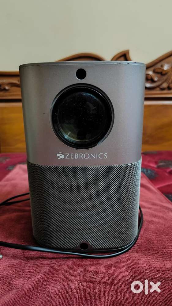 ZEBRONICS PIXAPLAY 18- Projector