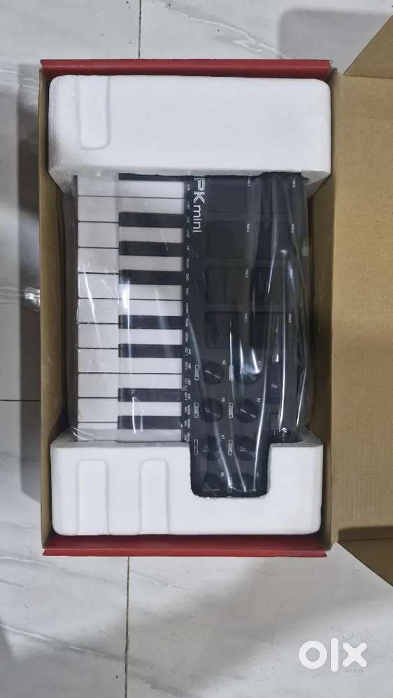 Akai Professional MPK mini MK3 25 Key USB MIDI Keyboard Controller