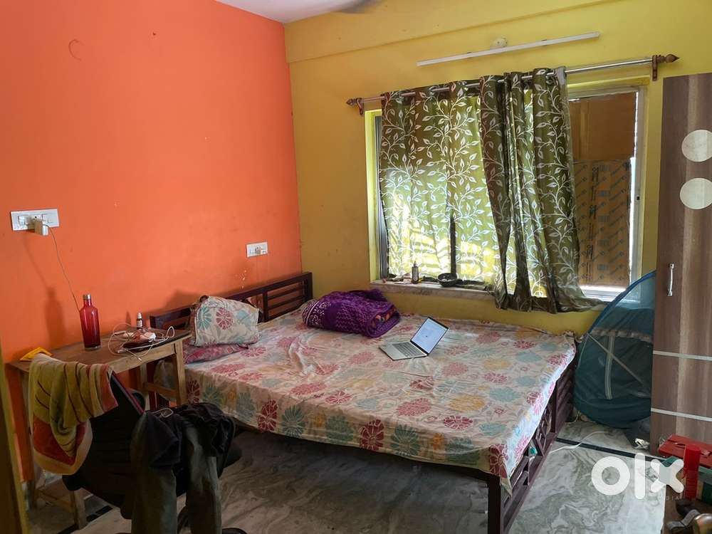 1 room restriction free available near Biswa bangla in 3bhk available