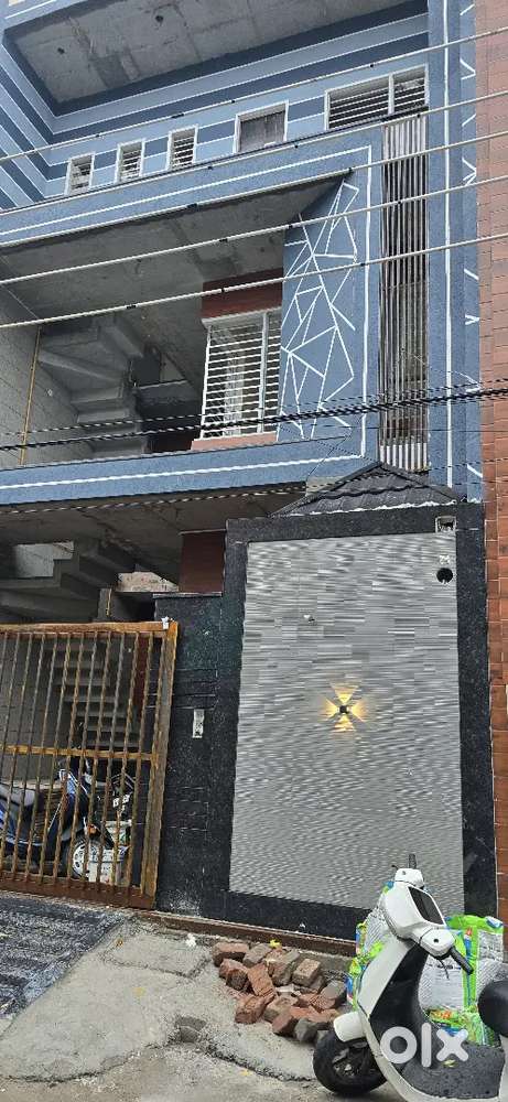 3 room fully furnished, 2 double bed ,geyser, 2air conditioner,