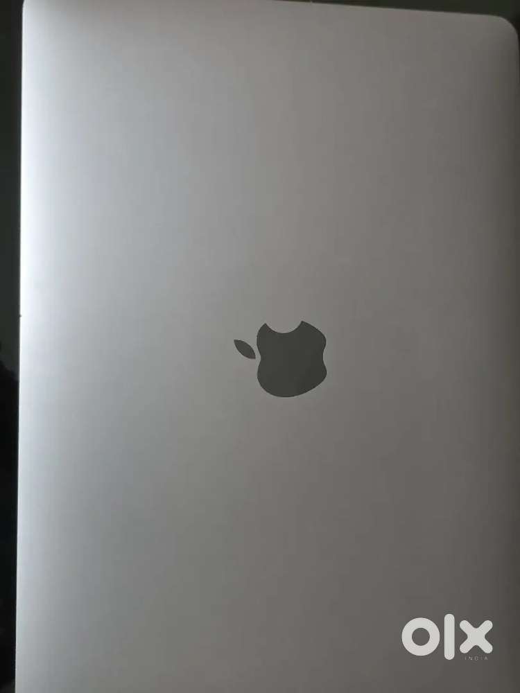 Apple MacBook Air (2019) – 8GB / 256GB – Very neat Condition!