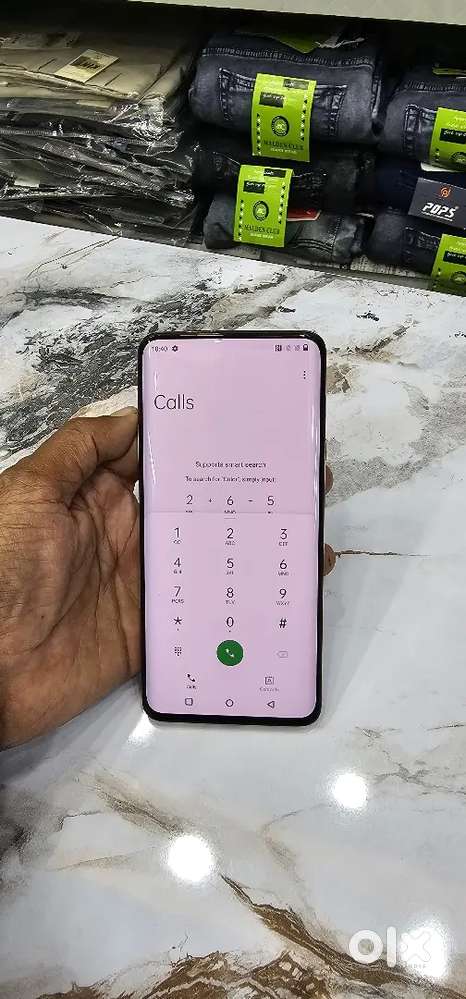 One plus 7pro 8gb 256 full kit good condition flash light not working