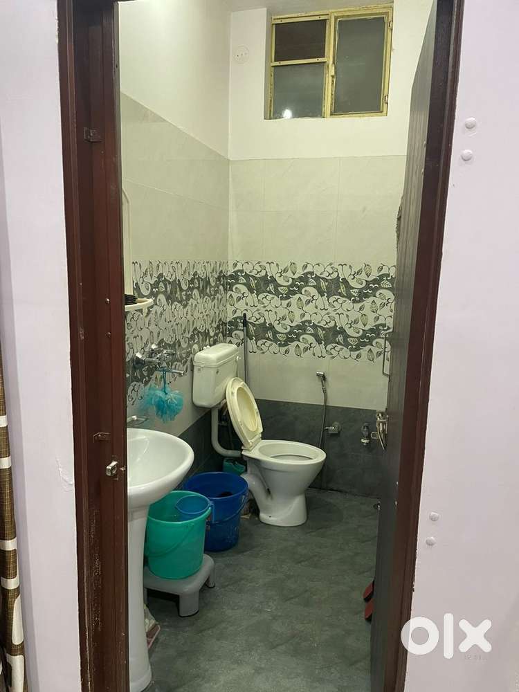 1bhk semi furnished flat for rent