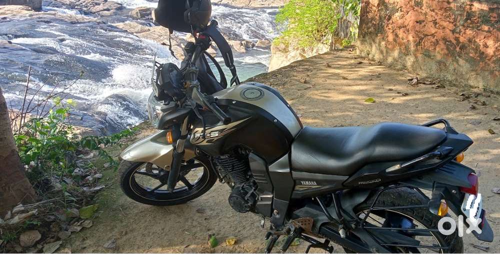 Yamaha FZ 2011 model