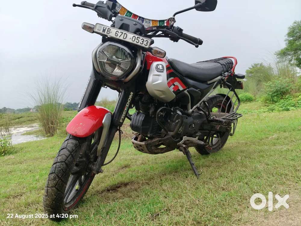 new bike only 11 months age (cng bike) good millage per kg 110 km .