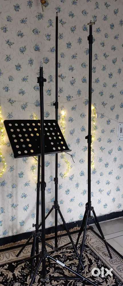 light,camera and music stand