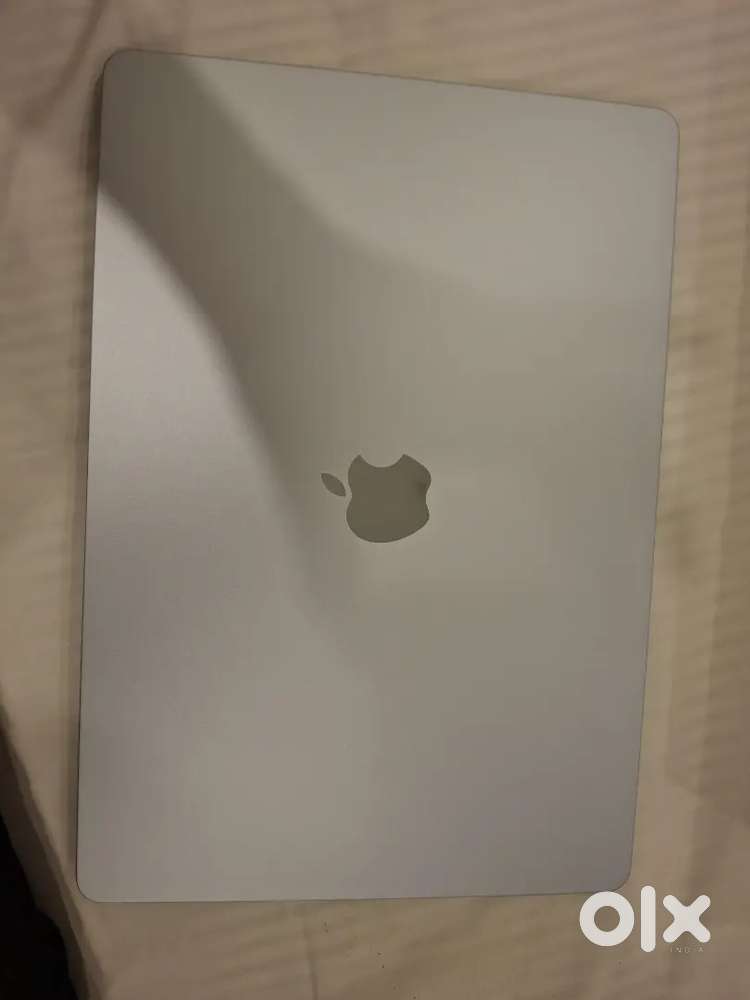 MacBook Air 15 inch. 16gb 256 gb M4 chip new