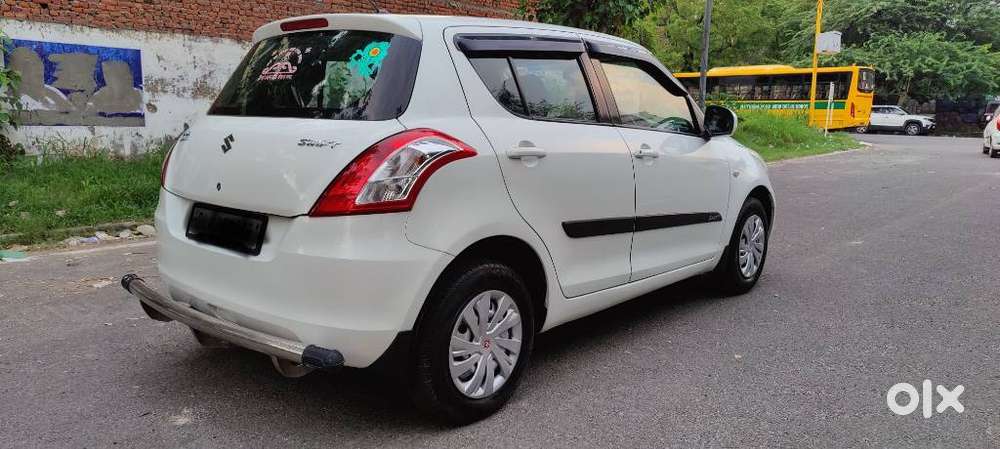 Maruti Suzuki Swift LXI Optional-O, 2017, Petrol