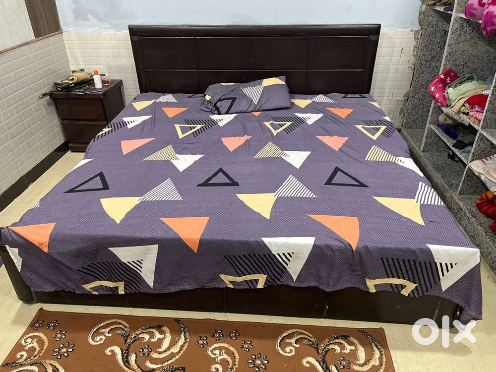 Double Bed (Convertible To Deewan)