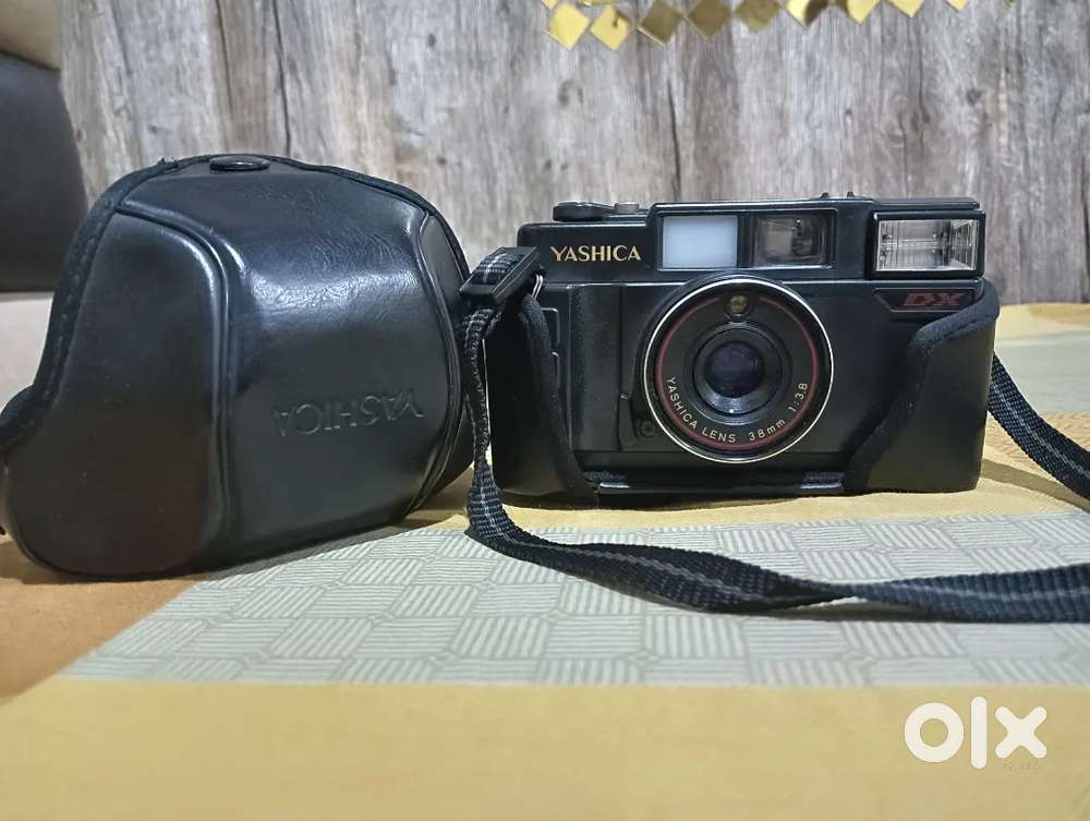 YASHICA CAMERA with 38mm 1:3.8
