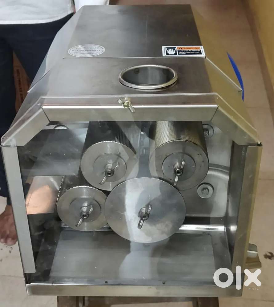 Sugarcane juice machine manual 4 roller in best condition