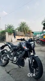 Duke 200 black