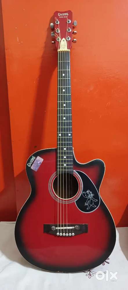 Almost New Givson Guitar – 2022 Model, Excellent Condition!