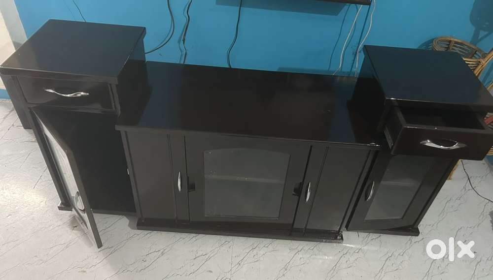 TV unit/shiwcase