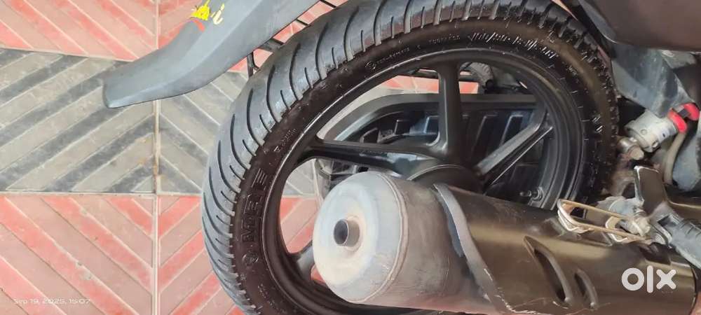 Single hand well maintained Honda unicorn