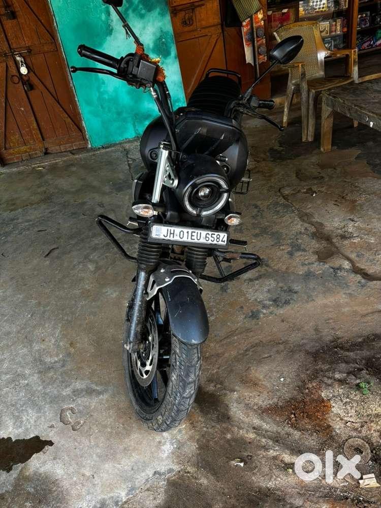 First owner, super condition top model with black alloy