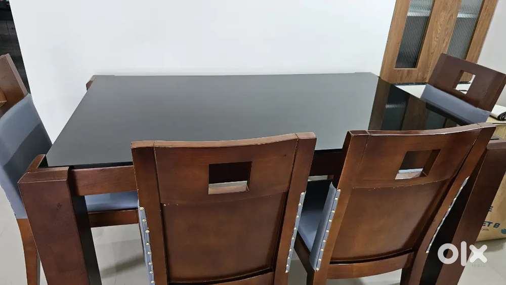 Wooden Dinning Table with 4 Chairs