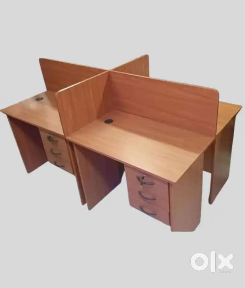 4seater board workstation brand new