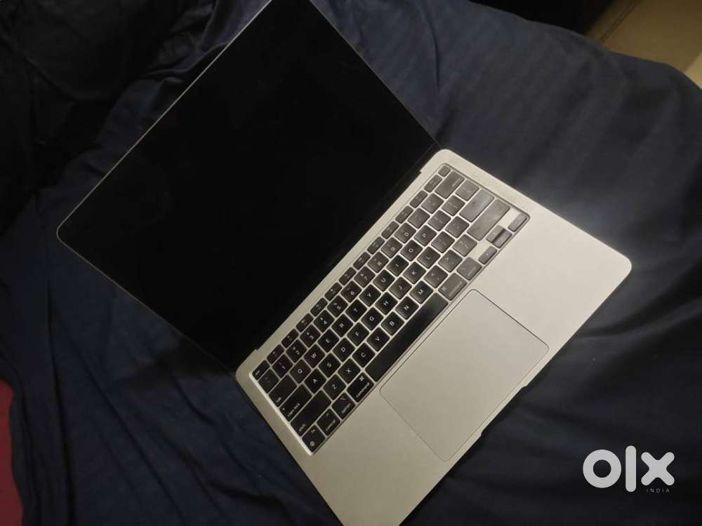 Mac book air M1 8gb/256gb/battery91%.Perfect condition