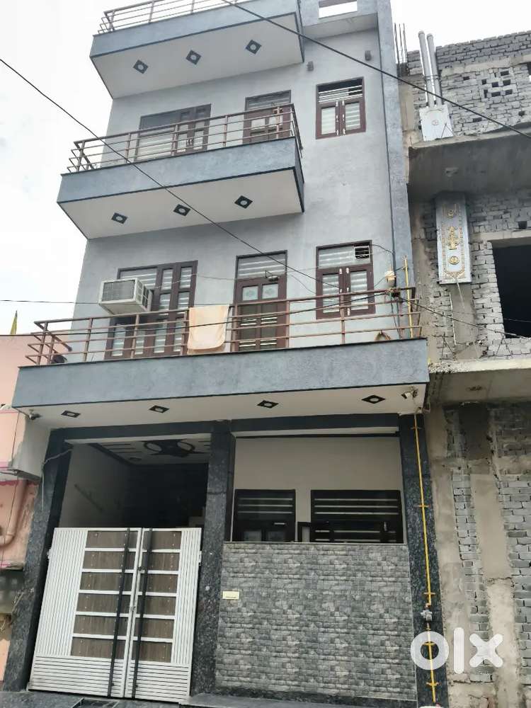 60 gaz 3 BHK indipendent house
