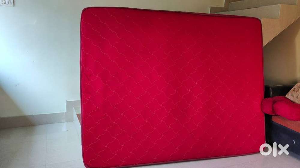 Selling Queen size bed matress at a reasonable price