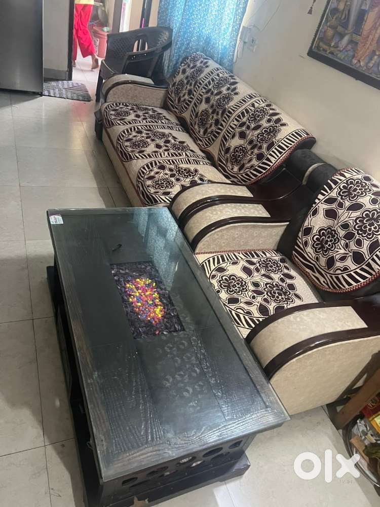Sofa 5 sitter with Glass Center Table