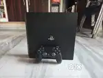Play station 4 pro 1 1tb