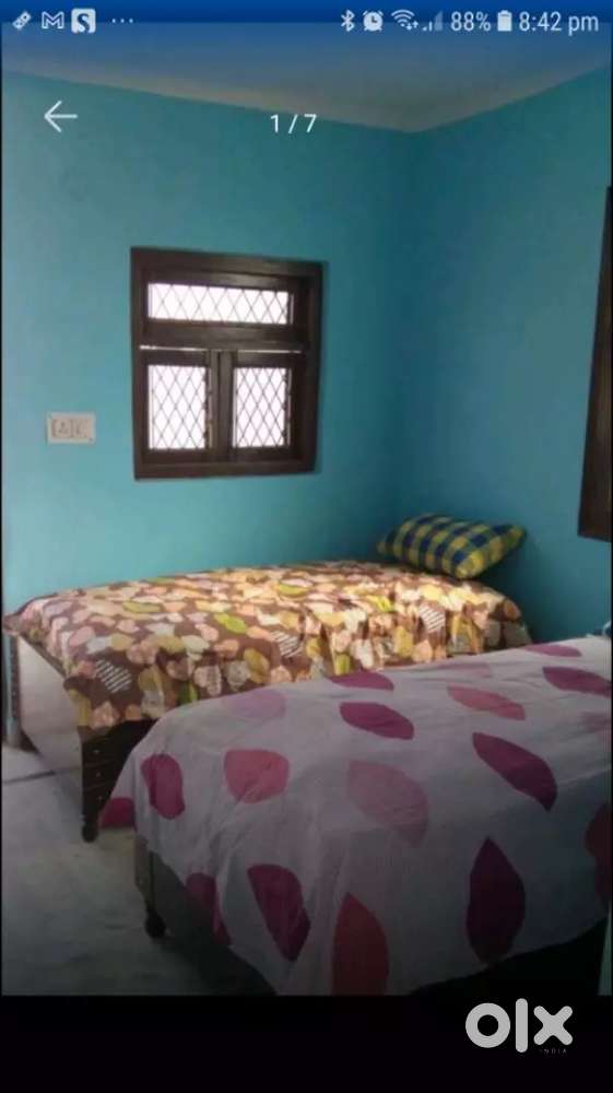 Twin sharing rooms for boys 10 minute walk form shadipur metro
