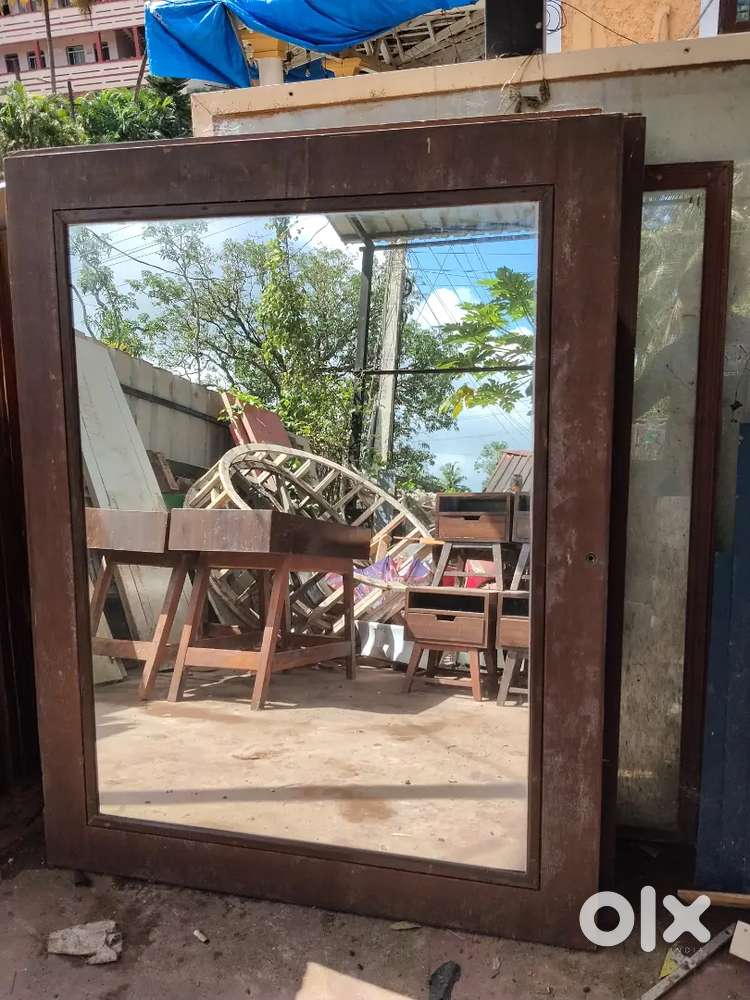 Dressing mirror