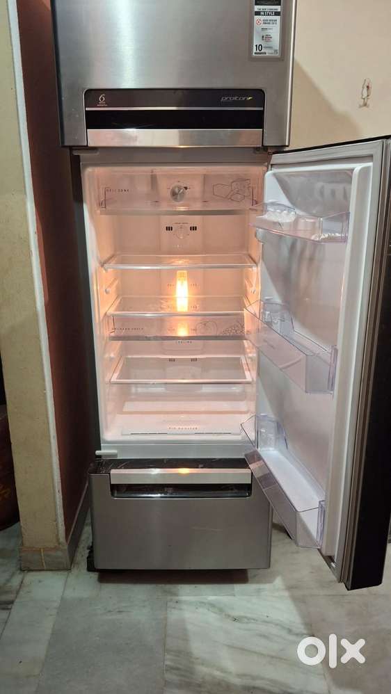 Whirpool 330 litres Fridge