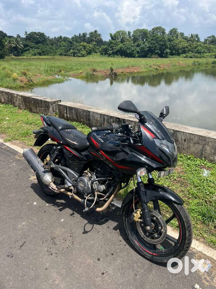 Bajaj Pulsar 220